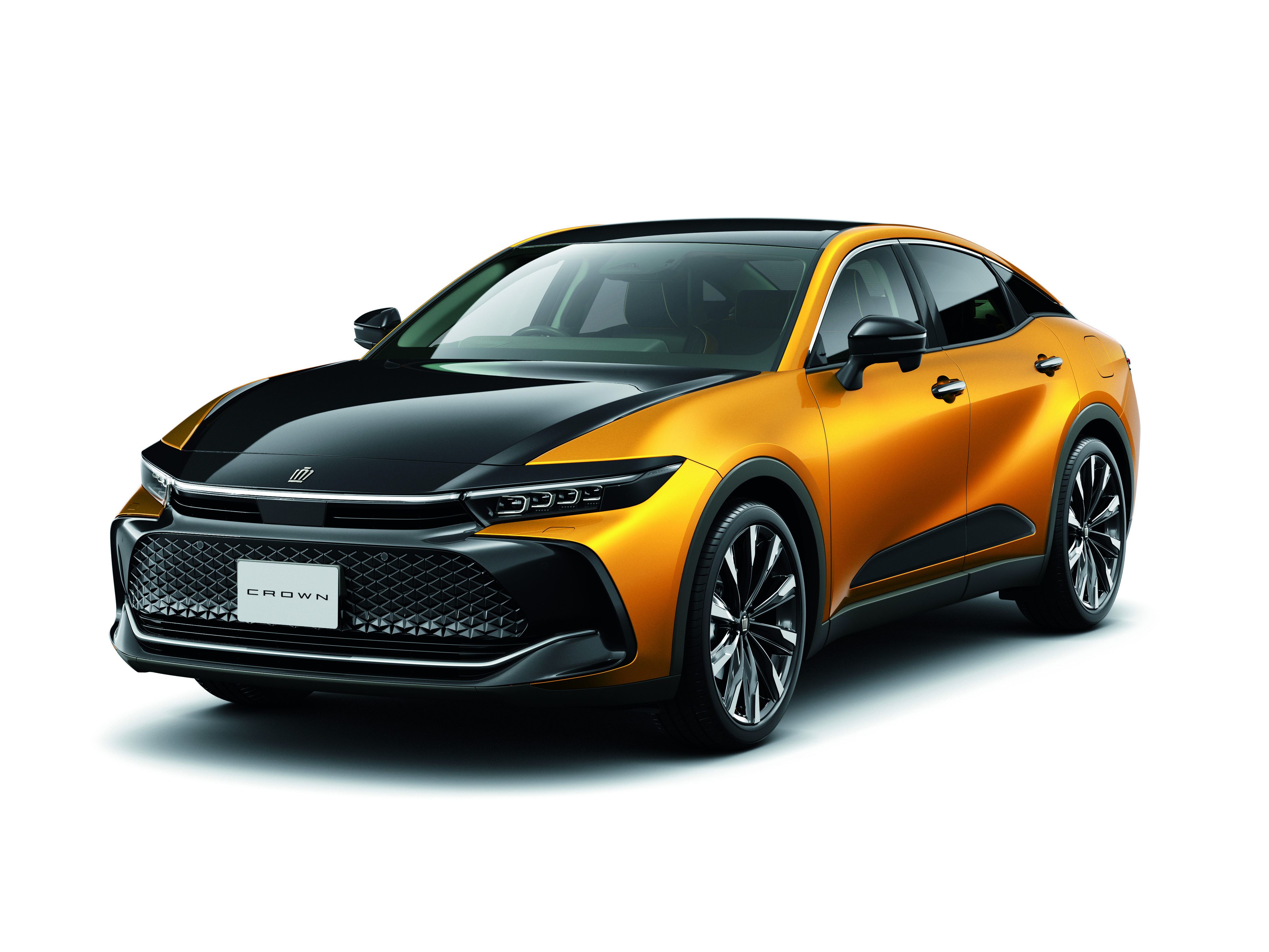 日本ミシュランタイヤ、「MICHELIN e・PRIMACY」がトヨタ新型「CROWN